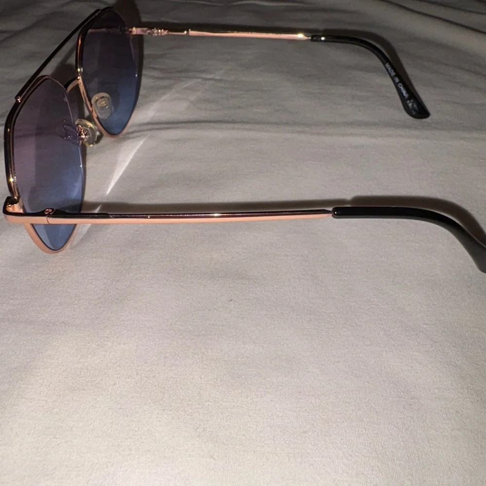 Gradient Sunglasses with Gold Frame